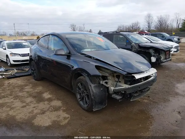 7SAYGDEE8SF290411 2025 TESLA MODEL Y - Image 1