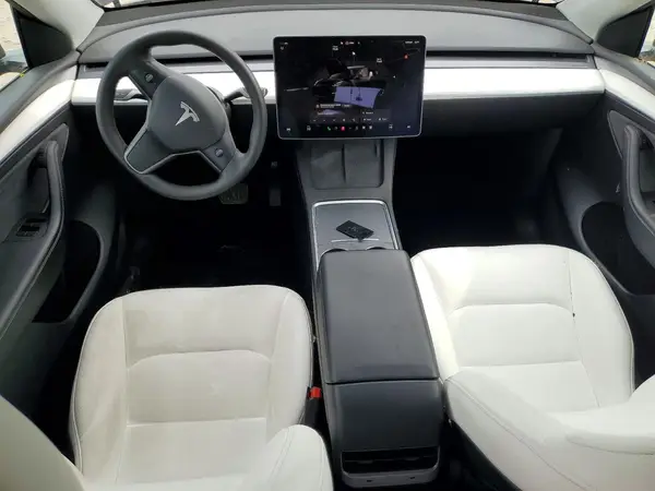 7SAYGDEE8SF297696 2025 TESLA MODEL Y - Image 8