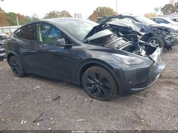 7SAYGDEE8SF299948 2025 TESLA MODEL Y - Image 1