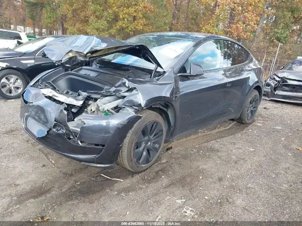 7SAYGDEE8SF299948 2025 TESLA MODEL Y - Image 2