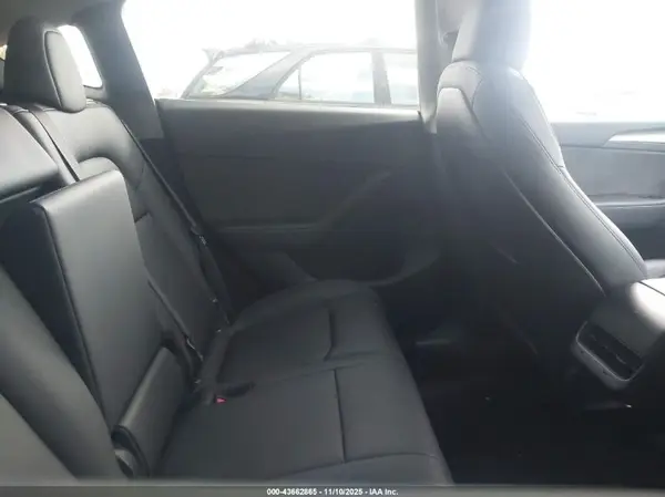 7SAYGDEE8SF299948 2025 TESLA MODEL Y - Image 8