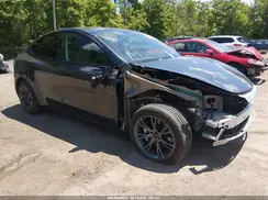 7SAYGDEE8SF304968 2025 TESLA MODEL Y