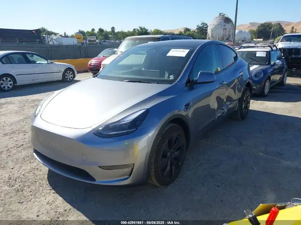 7SAYGDEE8SF306526 2025 TESLA MODEL Y - Image 2