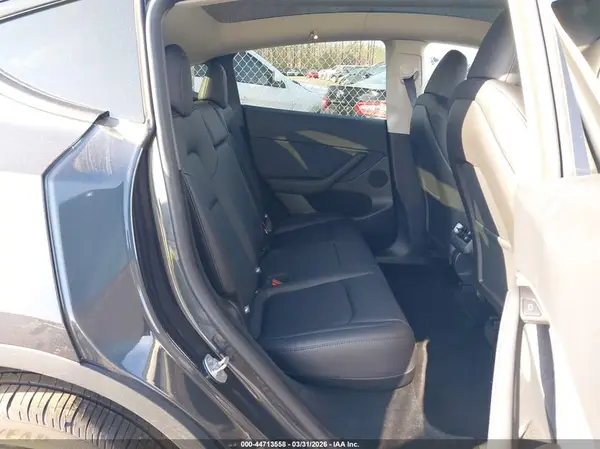 7SAYGDEE8SF308714 2025 TESLA MODEL Y - Image 8