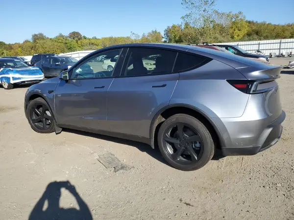 7SAYGDEE8TA385775 2026 TESLA MODEL Y - Image 2