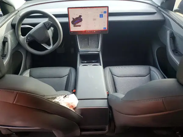 7SAYGDEE8TA390068 2026 TESLA MODEL Y - Image 8