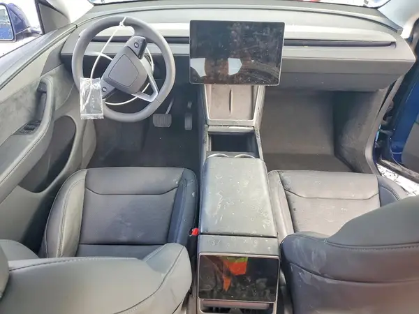 7SAYGDEE8TA390328 2026 TESLA MODEL Y - Image 8
