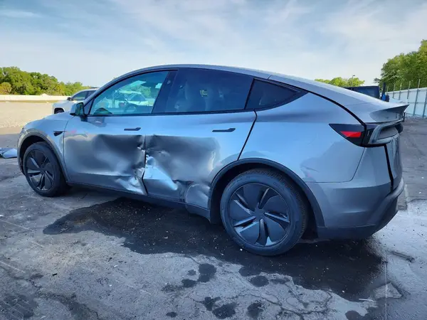 7SAYGDEE8TA395433 2026 TESLA MODEL Y - Image 2