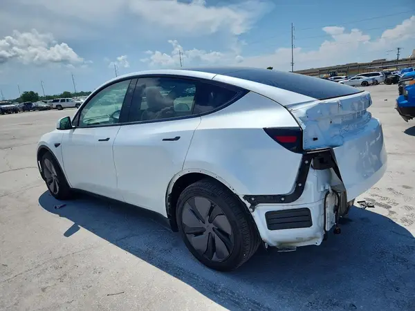 7SAYGDEE8TA396999 2026 TESLA MODEL Y - Image 2