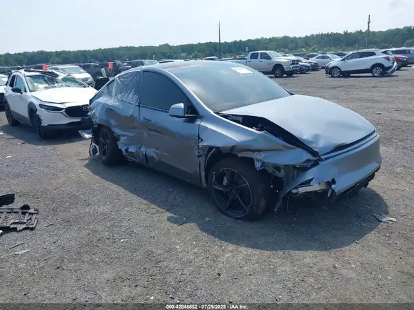 7SAYGDEE8TA400159 2026 TESLA MODEL Y - Image 1