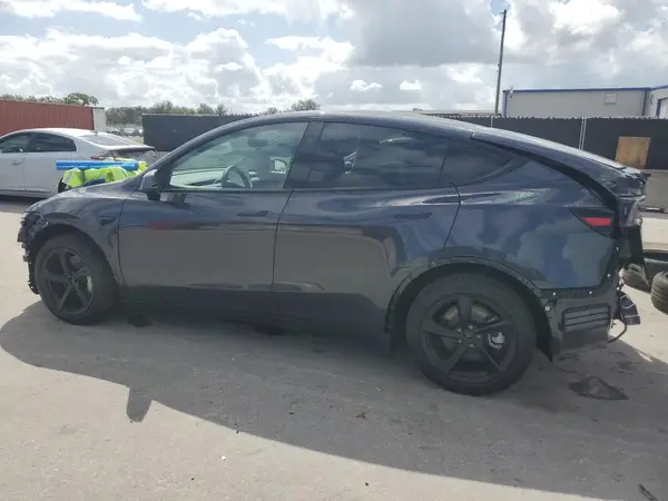 7SAYGDEE8TA401683 2026 TESLA MODEL Y - Image 2