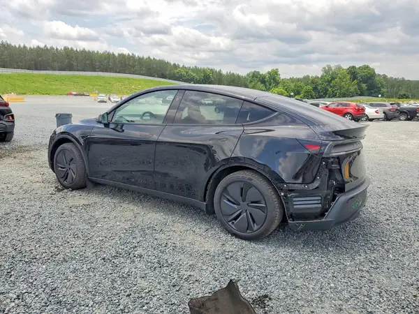 7SAYGDEE8TA409864 2026 TESLA MODEL Y - Image 2