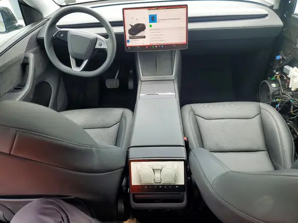 7SAYGDEE8TA409864 2026 TESLA MODEL Y - Image 8