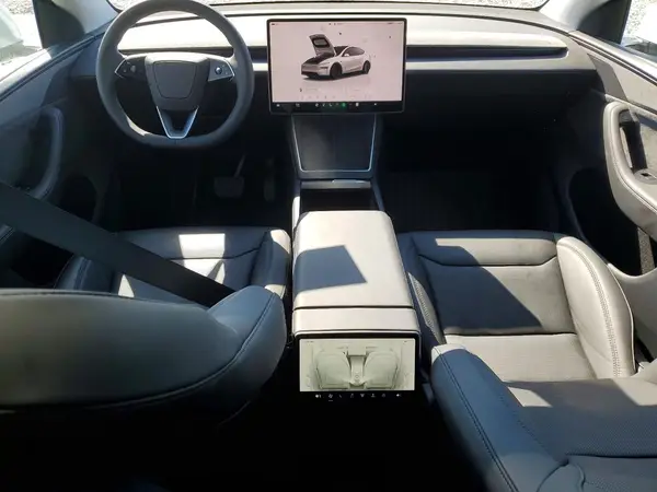 7SAYGDEE8TA409895 2026 TESLA MODEL Y - Image 8