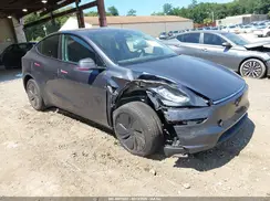 7SAYGDEE8TA413140 2026 TESLA MODEL Y