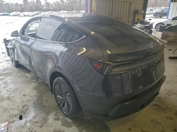 7SAYGDEE8TA414241 2026 TESLA MODEL Y - Image 2