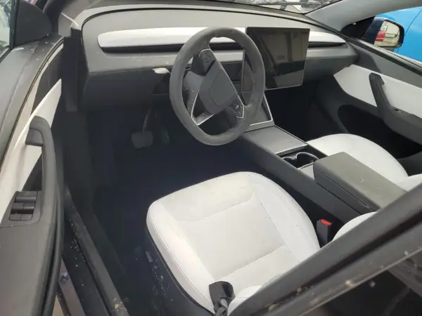7SAYGDEE8TA432965 2026 TESLA MODEL Y - Image 8