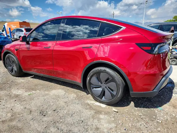 7SAYGDEE8TA447997 2026 TESLA MODEL Y - Image 2