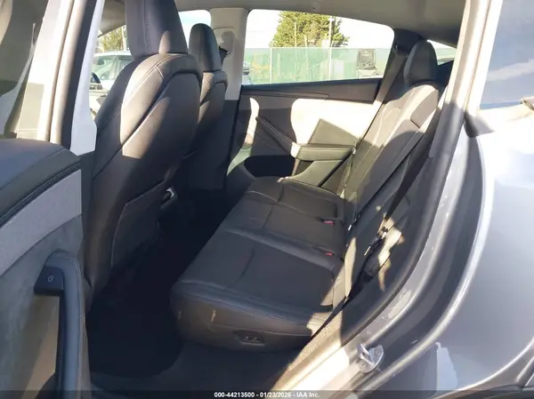7SAYGDEE8TA451449 2026 TESLA MODEL Y - Image 8