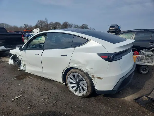 7SAYGDEE8TA456845 2026 TESLA MODEL Y - Image 2