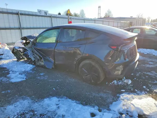 7SAYGDEE8TA460474 2026 TESLA MODEL Y - Image 2
