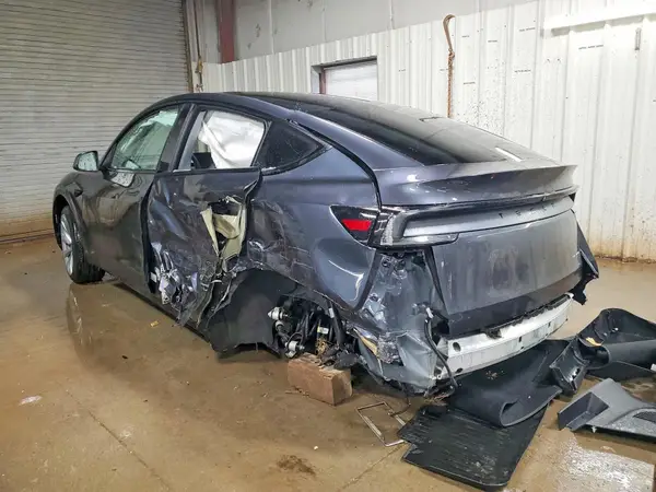 7SAYGDEE8TA471152 2026 TESLA MODEL Y - Image 2