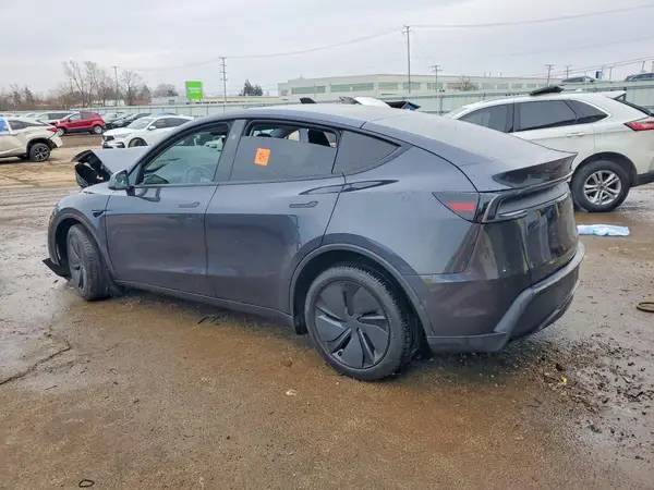 7SAYGDEE8TA499811 2026 TESLA MODEL Y - Image 2