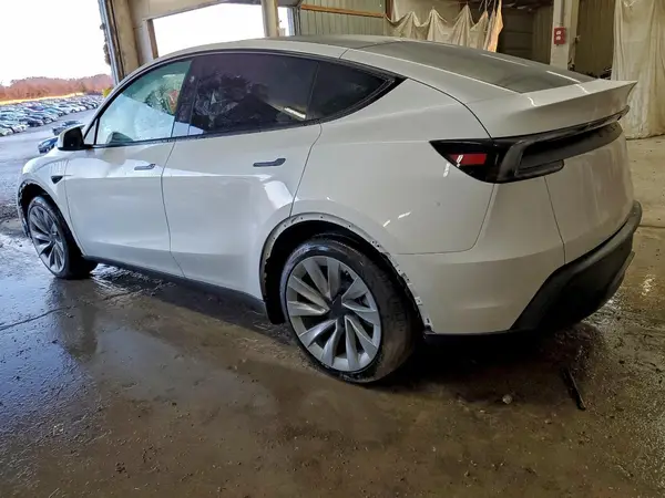 7SAYGDEE8TA500200 2026 TESLA MODEL Y - Image 2