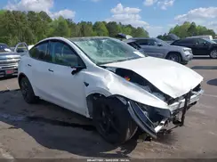 7SAYGDEE8TA597320 2026 TESLA MODEL Y