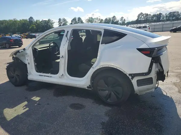 7SAYGDEE8TA605061 2026 TESLA MODEL Y - Image 2