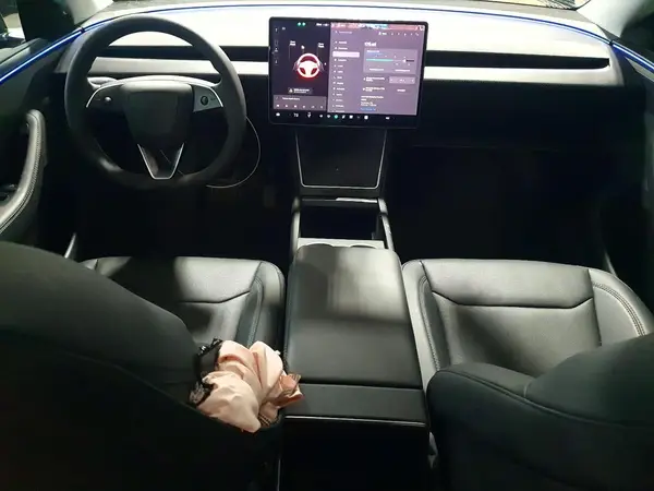 7SAYGDEE8TA625813 2026 TESLA MODEL Y - Image 8