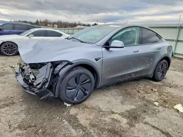 7SAYGDEE8TA639422 2026 TESLA MODEL Y - Image 1