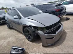 7SAYGDEE8TA678690 2026 TESLA MODEL Y