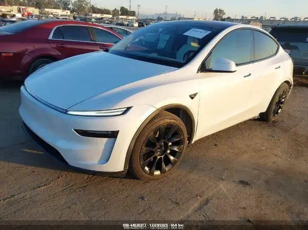 7SAYGDEE8TF331279 2026 TESLA MODEL Y - Image 2
