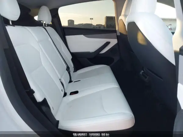 7SAYGDEE8TF331279 2026 TESLA MODEL Y - Image 8
