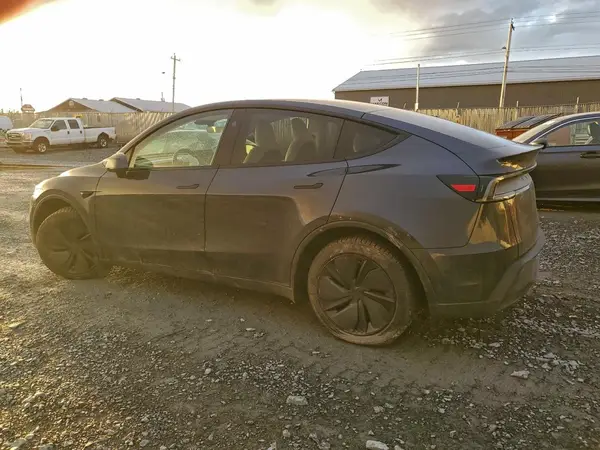 7SAYGDEE8TF337681 2026 TESLA MODEL Y - Image 2