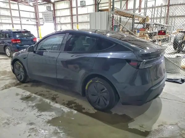 7SAYGDEE8TF338913 2026 TESLA MODEL Y - Image 2