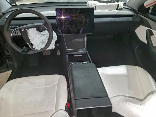7SAYGDEE8TF338913 2026 TESLA MODEL Y - Image 8