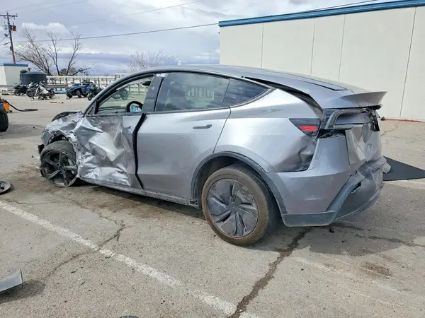 7SAYGDEE8TF347692 2026 TESLA MODEL Y - Image 2