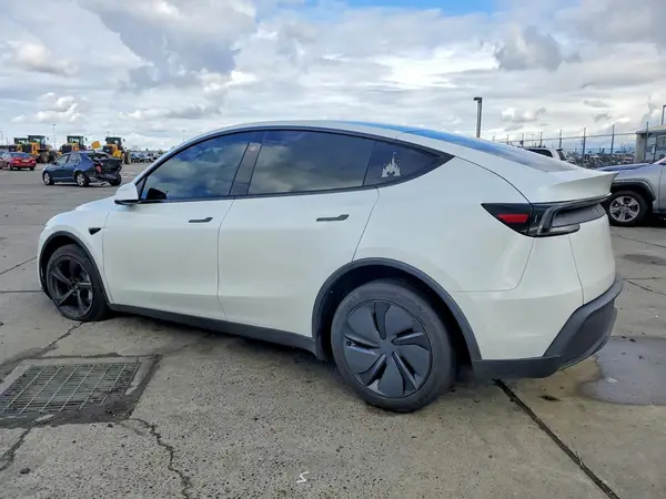 7SAYGDEE8TF349166 2026 TESLA MODEL Y - Image 2