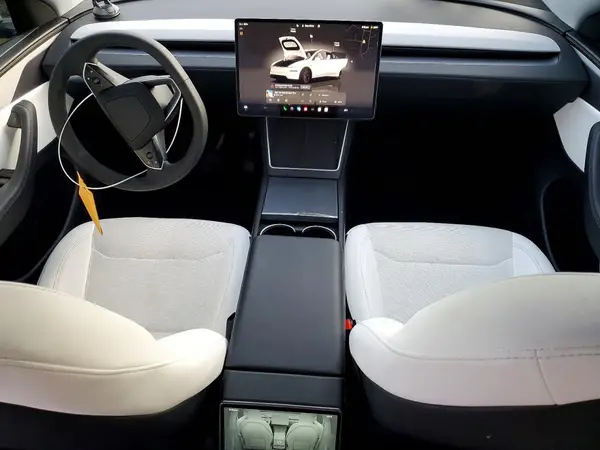 7SAYGDEE8TF349166 2026 TESLA MODEL Y - Image 8