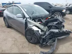 7SAYGDEE8TF349829 2026 TESLA MODEL Y