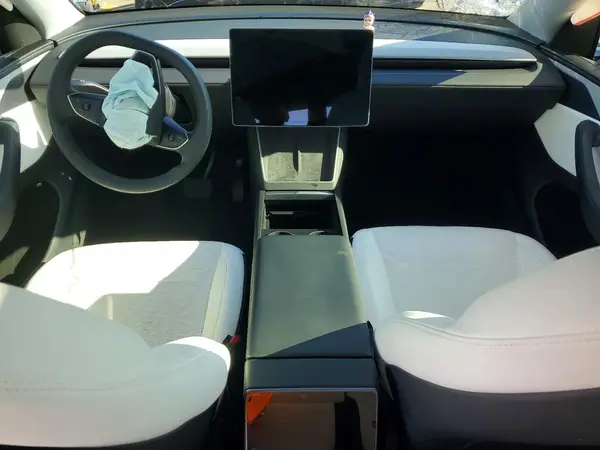 7SAYGDEE8TF355016 2026 TESLA MODEL Y - Image 8
