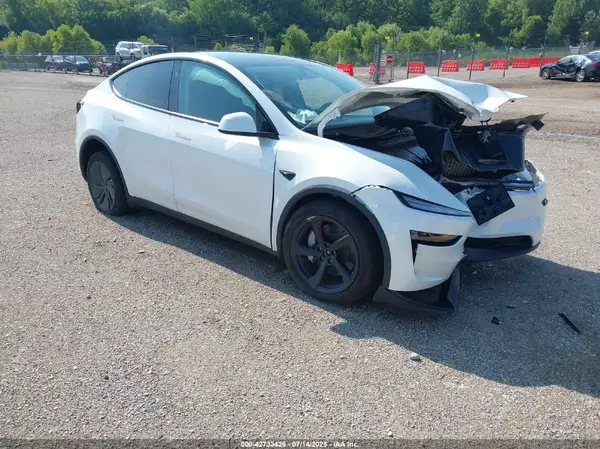 7SAYGDEE8TF364931 2026 TESLA MODEL Y - Image 1