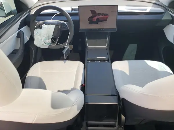 7SAYGDEE8TF365707 2026 TESLA MODEL Y - Image 8