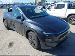 7SAYGDEE8TF368090 2026 TESLA MODEL Y