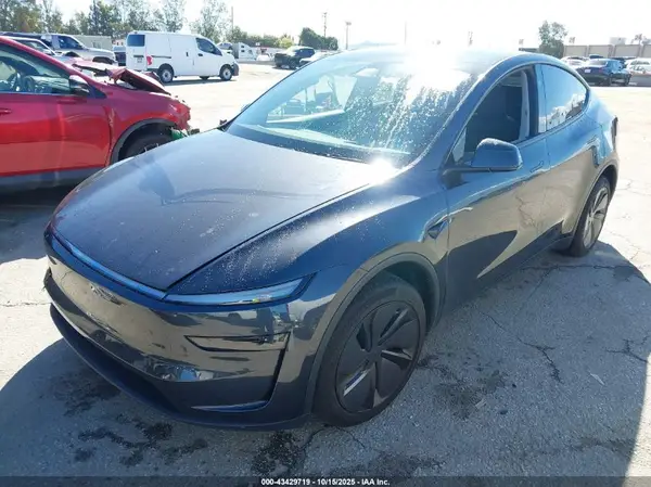 7SAYGDEE8TF368090 2026 TESLA MODEL Y - Image 2