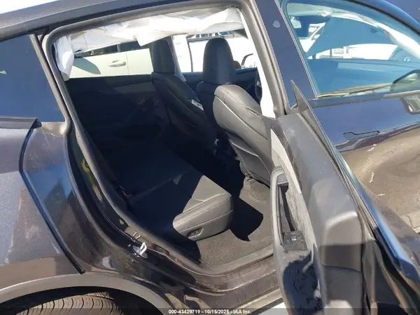 7SAYGDEE8TF368090 2026 TESLA MODEL Y - Image 8