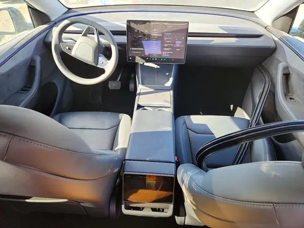 7SAYGDEE8TF372575 2026 TESLA MODEL Y - Image 8
