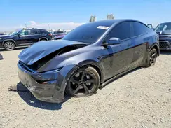 7SAYGDEE8TF404330 2026 TESLA MODEL Y